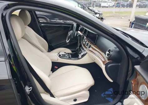 2017 Mercedes-Benz E 300 4Matic из США, поврежденный, VIN WDDZF4KB0HA217233